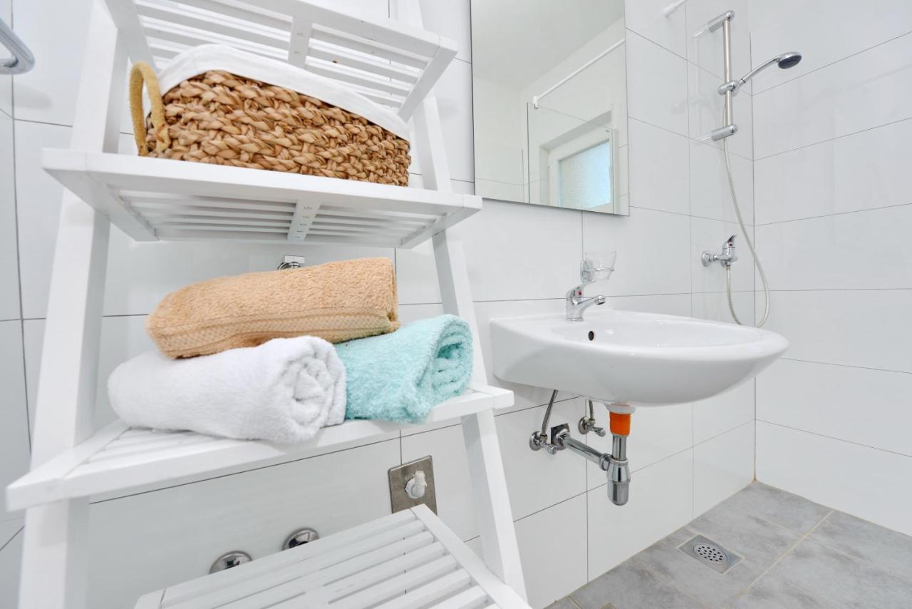 Apartments Verita Pakostane Ngoại thất bức ảnh