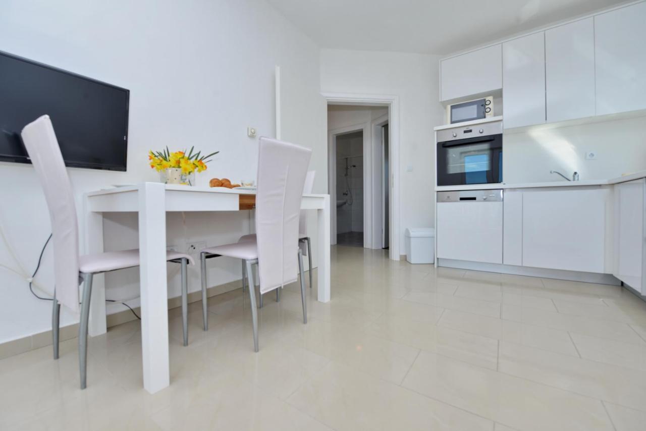 Apartments Verita Pakostane Ngoại thất bức ảnh