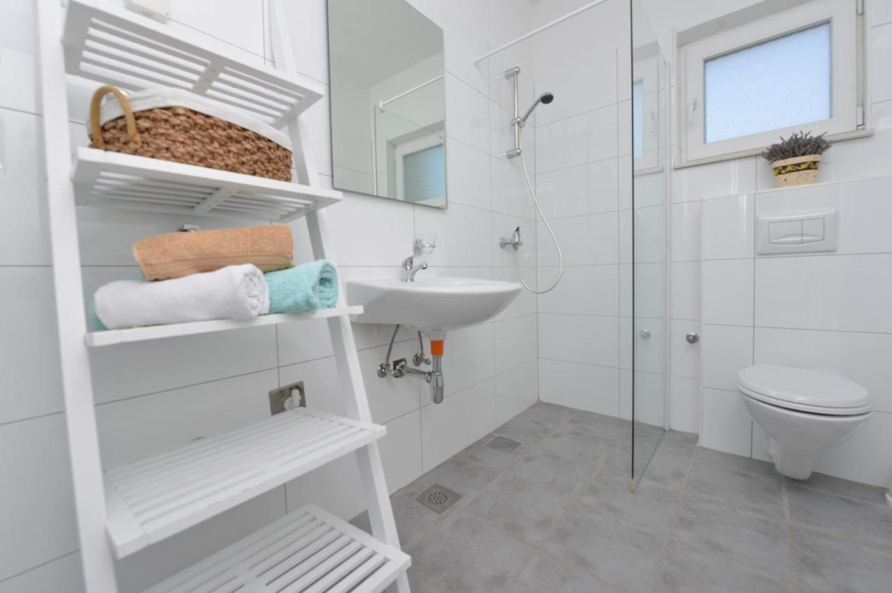 Apartments Verita Pakostane Ngoại thất bức ảnh
